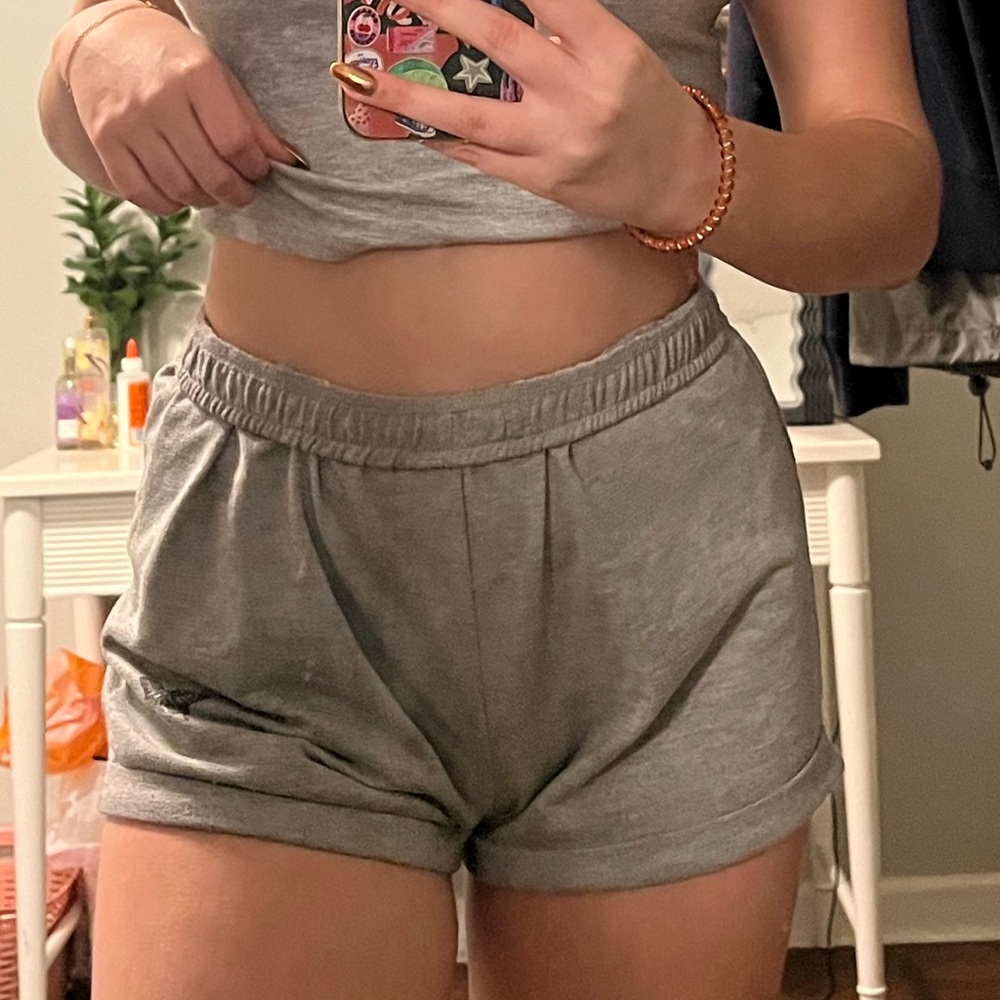 Comfy gray shorts